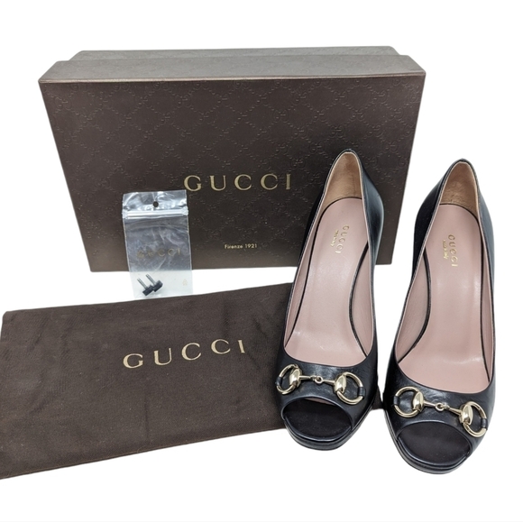 NIB Gucci Black Leather Horsebit Hollywood Peep Toe Heels Pumps Size EU 37 - Picture 1 of 11